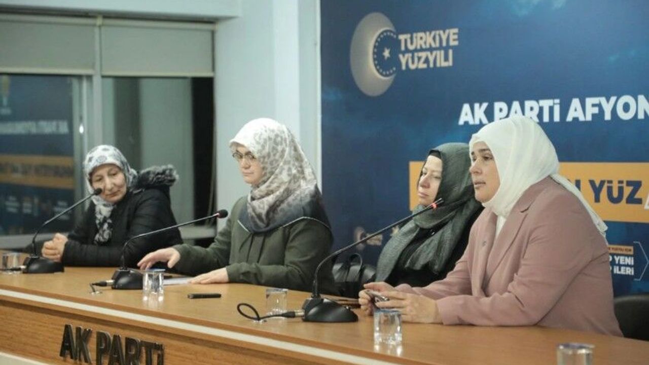 “AK PARTİ'NİN IŞIĞIYLA KARANLIKTAN KURTULDUK”