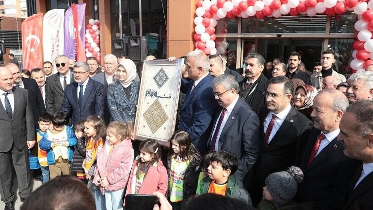 BAKAN ERSOY’DAN AFYONKARAHİSAR'A 5 KÜTÜPHANE MÜJDESİ