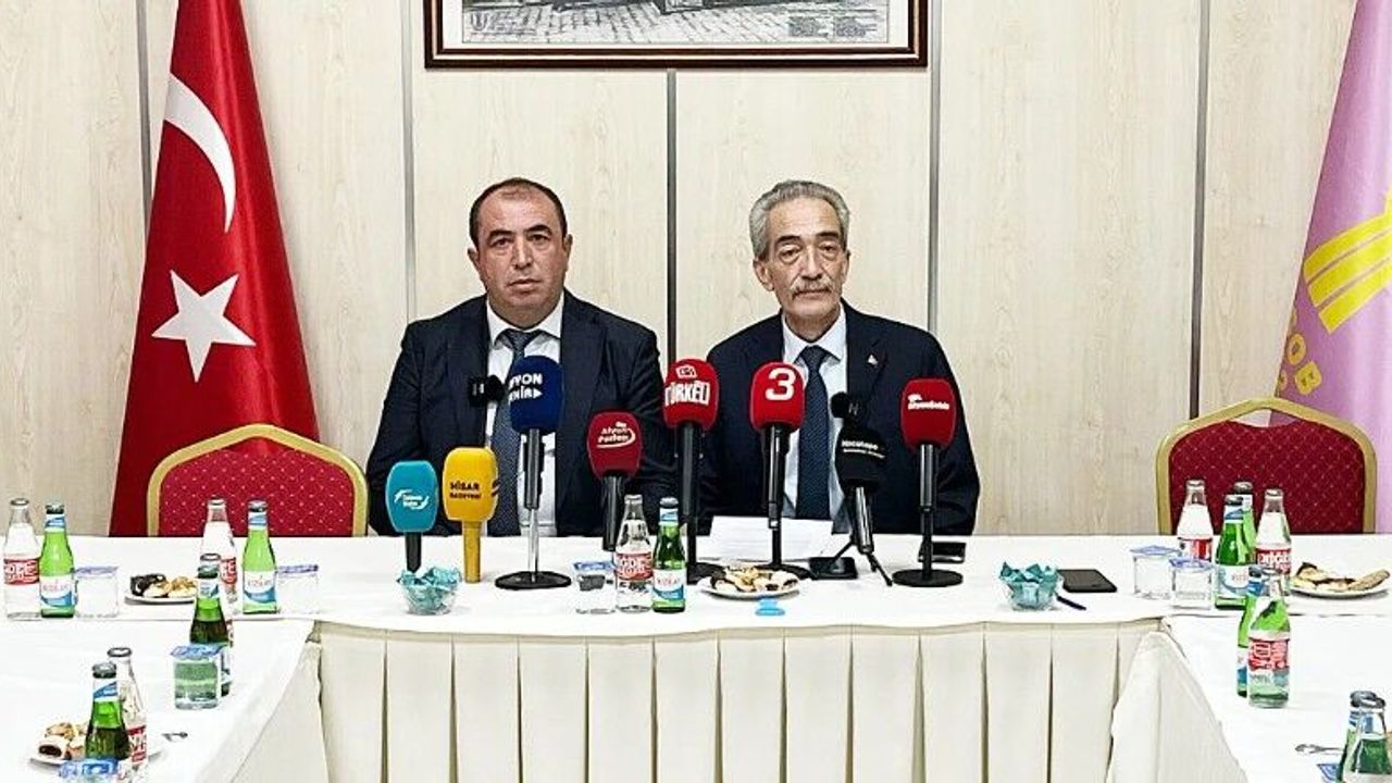 ÜSTÜN, “BASIN YOLUYLA KONUŞMAM, GELİN EKONOMİYİ TARTIŞALIM”