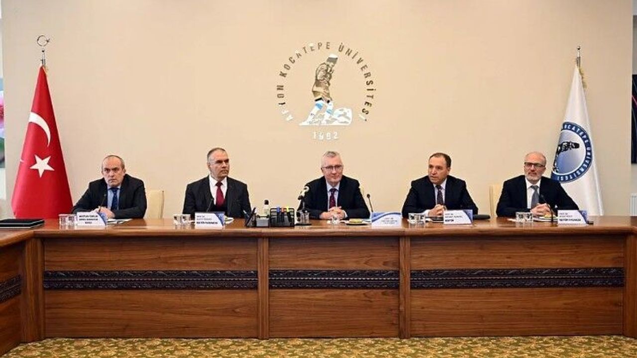 YÖKAK BAŞKANI KOCABIÇAK, “AKÜ 5 YILLIK TAM AKREDİTASYON HAK ETTİ”