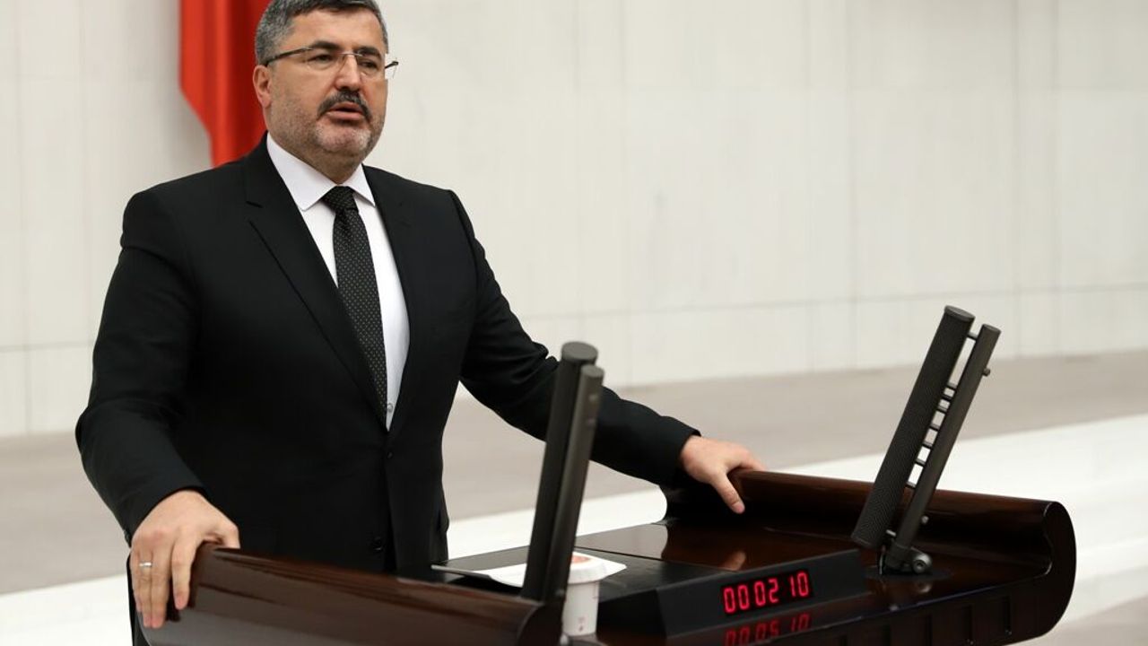 “KADINLARIMIZ, BAŞARILI VE MUTLU NESİLLERİN YETİŞTİRİLMESİNDE EN ÖNEMLİ PAYA SAHİPTİR.”