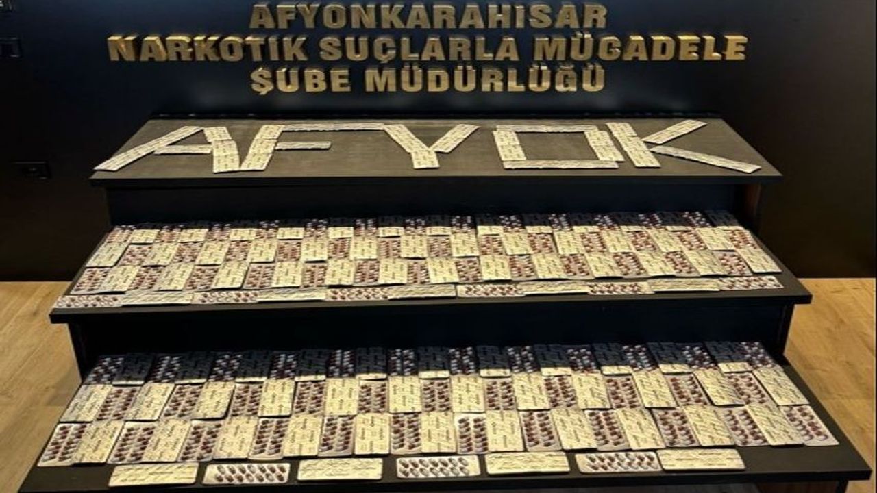 POLİS 2 BİN 772 ADET UYUŞTURUCU MADDE ELE GEÇİRDİ