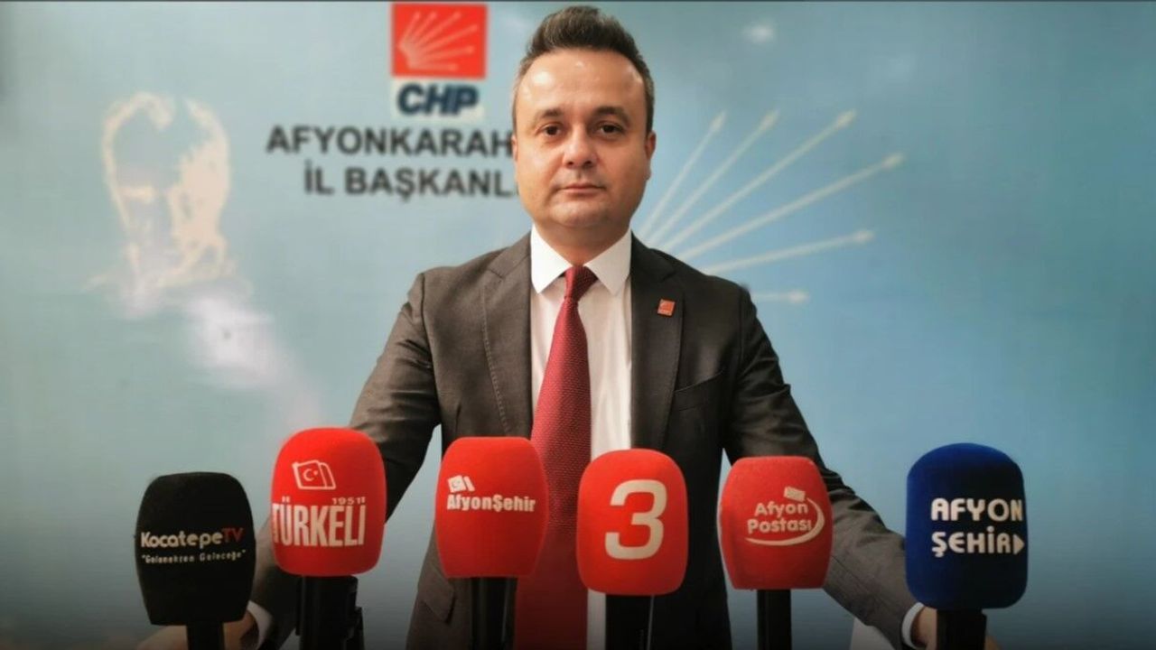 “AK PARTİLİ 22 BELEDİYEDEN GAZETECİLERE DÜZENLİ PARA AKTARILIYOR MU?