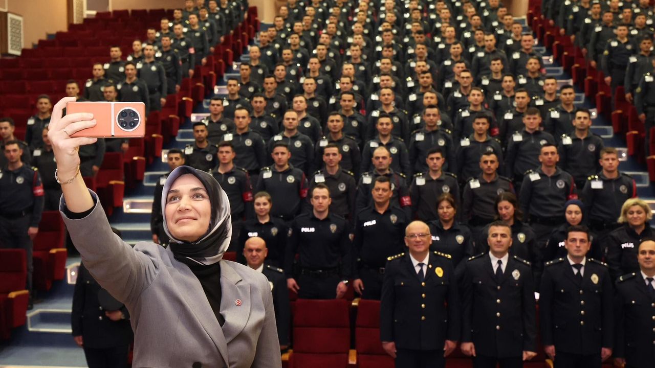 VALİ YİĞİTBAŞI POLİS AKADEMİSİNDE EMNİYET MENSUPLARIN POLİS HAFTASINI KUTLADI