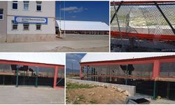 DİNAR’DA OKUL KAPALI HALI SAHASI İÇLER ACISI DURUMDA