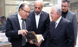 AKÜ KÜTÜPHANESİNE BİLENSOY AİLESİ TARAFINDAN KİTAP BAĞIŞI YAPILDI