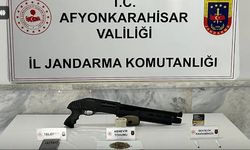 JANDARMA UYUŞTURUCU KULLANAN 2 ŞAHSI YAKALADI