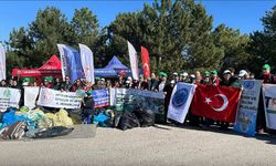 AKÜ ÖĞRENCİLERİ “ORMANLAR İÇİN EL ELE VERİYORUZ”