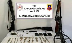 JANDARMA BASKIN YAPTI, UYUŞTURUCU VE TARİHİ ESER ELE GEÇİRDİ