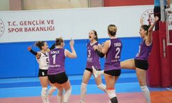 ZAFERİN SULTANLARI FENERBAHÇE’YE SET VERMEDİ