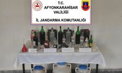 JANDARMA SAHTE VİSKİ, ŞARAP, RAKI ELE GEÇİRİLDİ