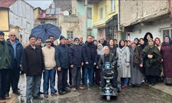 “BAŞKAN BURCU KÖKSAL HAK SAHİPLERİNİN YANINDA DURUYOR”