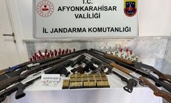 JANDARMA RUHSATSIZ SİLAH ELE GEÇİRDİ