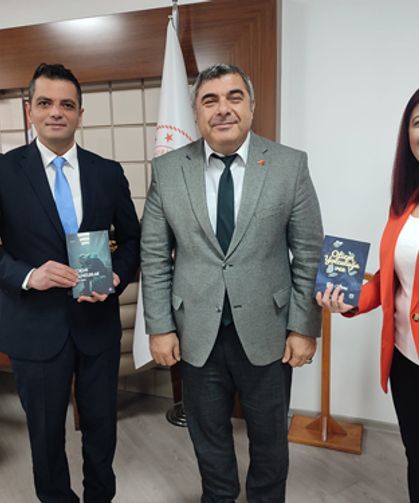 EĞİTİMCİLER KİTAPLARINI SÜNNETCİ’YE TAKDİM ETTİ