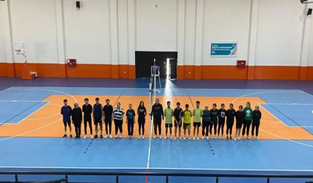 SANDIKLI’DA VOLEYBOL TURNUVASI BAŞLADI