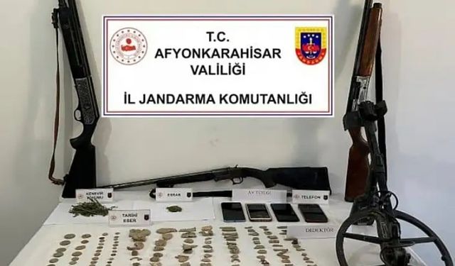 JANDARMA BASKIN YAPTI, UYUŞTURUCU VE TARİHİ ESER ELE GEÇİRDİ