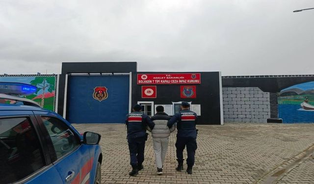 JANDARMA HIRSIZLIKTAN HÜKÜMLÜ ŞAHSI YAKALADI