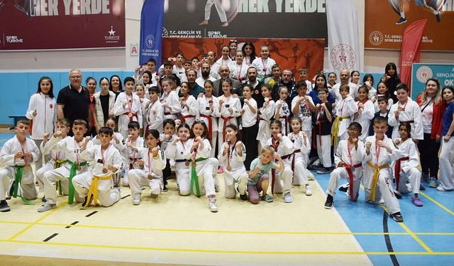 TAEKWONDO MÜSABAKALARI İLGİYLE İZLENDİ
