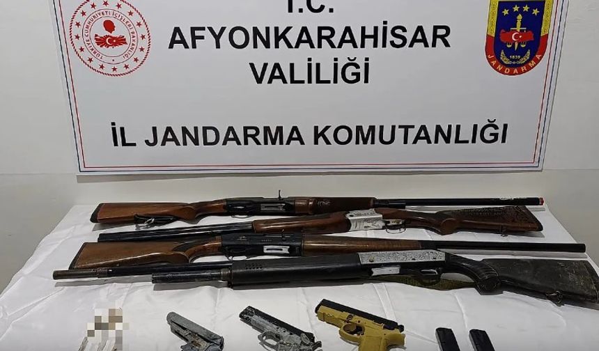 JANDARMA DÜZAĞAÇ’TA RUHSATSIZ SİLAH ELE GEÇİRDİ