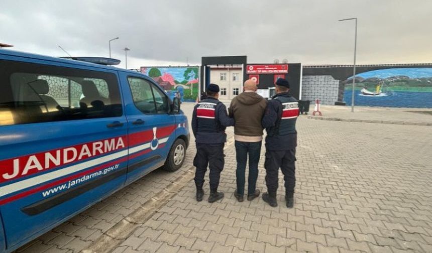JANDARMA HIRSIZLIKTAN HÜKÜMLÜ ŞAHSI YAKALADI
