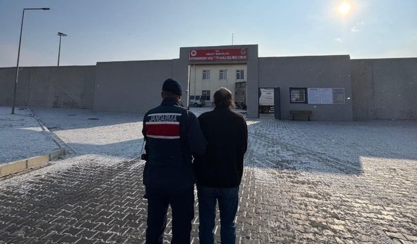 JANDARMA 6 YILA HÜKÜMLÜ FİRARİ ŞAHSI YAKALADI